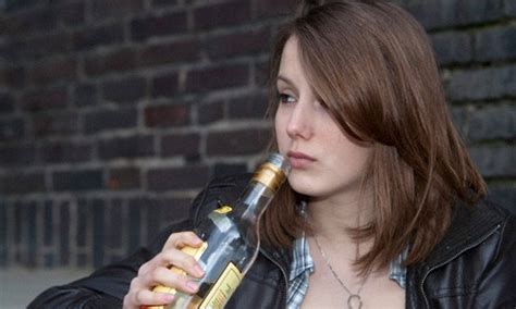 Sex Smoking And Drinking Plummet In Teens With 25 Of Girls On A Diet