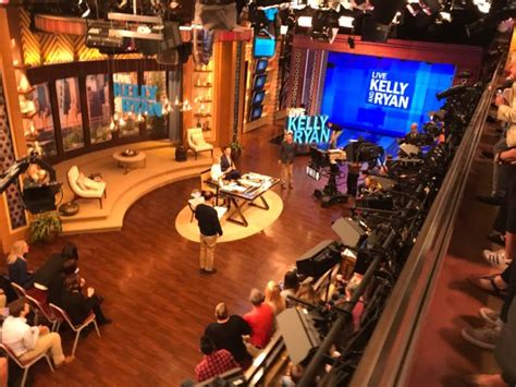 Kelly And Ryan Live Show Dec 18 2019 Live With Kelly And Ryan New