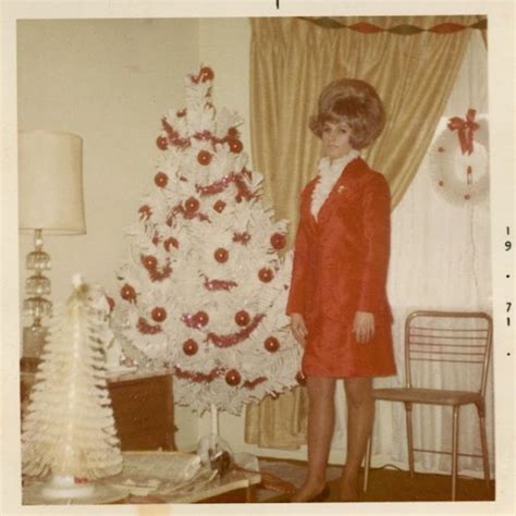 50 Vintage Snaps Show People Dressing Up For Christmas In The 1970s