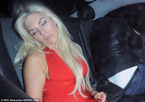 Frankie Essex Almost Wardrobe Malfunction When She Drunk After Night
