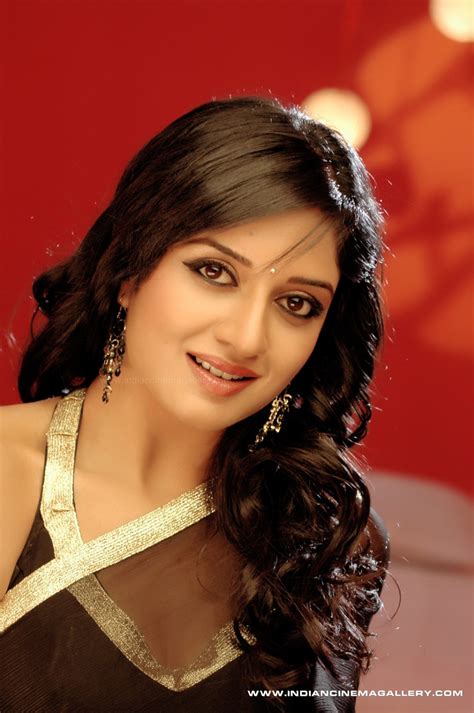Actress World Vimala Raman In Black Saree