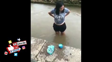 Wanita Cantik Telanjang Mandi Di Sungai Youtube