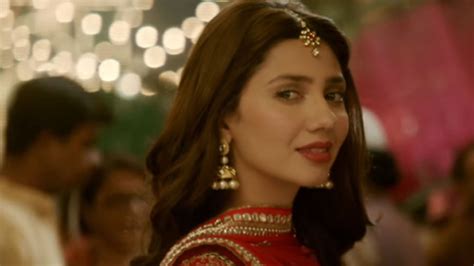 pakistani actress mahira khan wishes sonam kapoor on her wedding and here s what the actress
