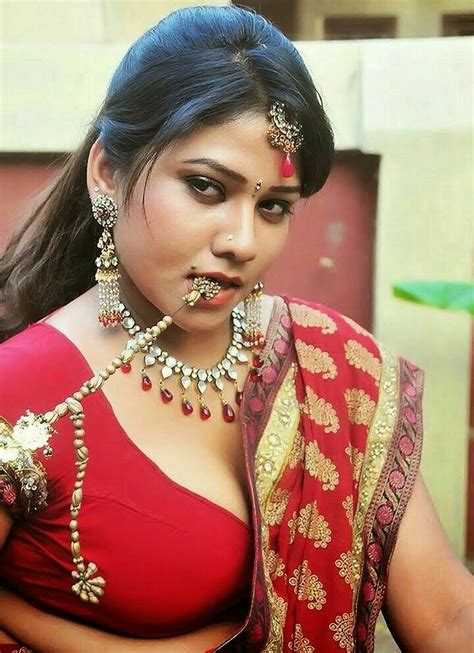beautiful indian women in saree exclusive photo gallery