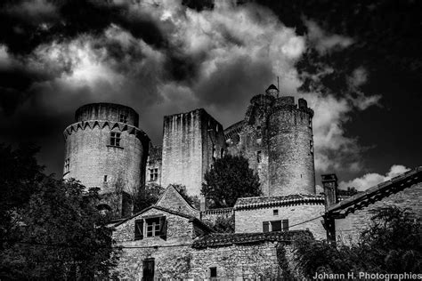 chateau de bonaguil castle  bonaguil fumel lo flickr