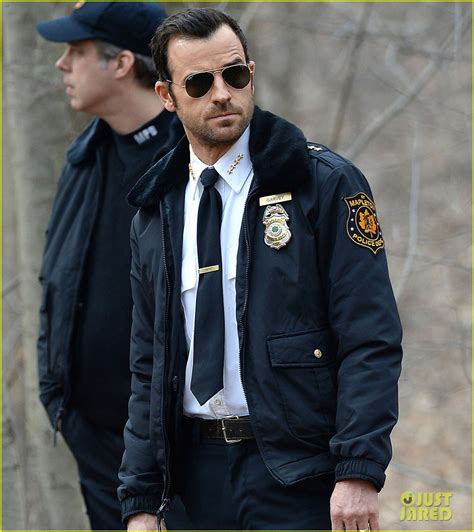 Justin Theroux Looks All Kinds Of Good In His Police Uniform For The
