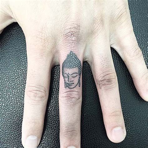 43 Cool Finger Tattoo Ideas For Women Page 4 Of 4