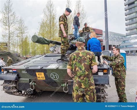 nederlandse militaire tank redactionele foto image  militair