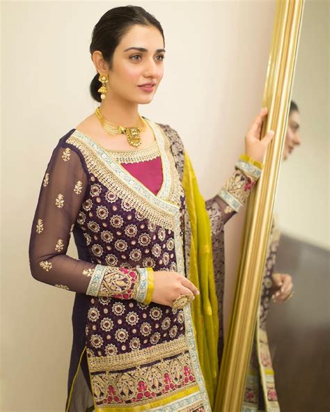 latest beautiful clicks of gorgeous sarah khan pakistani