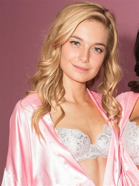 victoria s secret model bridget malcolm shares tiny bra she wore in