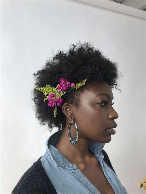Flowers In Your Hair Cool Hairstyles Hair Makeup Afro Style