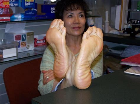 sto4 in gallery mature asian soles looking for more