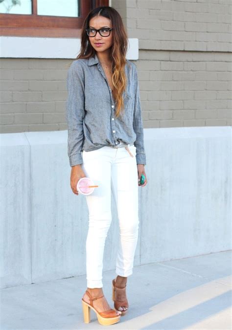 tuck  shirt   stylish ways  wear jeans