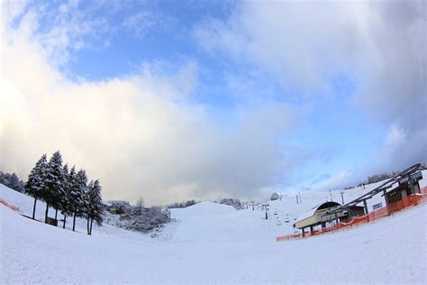 今シーズン初真っ白★ 関西・兵庫のスキー場 アップかんなべ