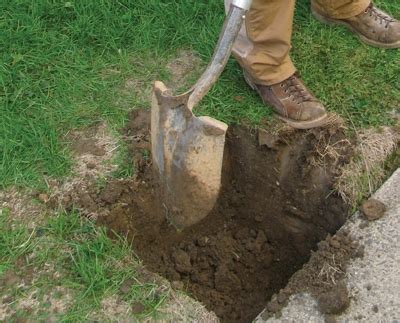 digging  perfect post hole extreme
