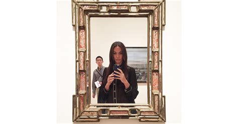 The Artsy Selfie Joan Smalls S Selfies Popsugar Latina Photo 16