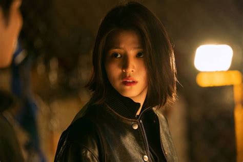 drama review han  hee transforms   action star