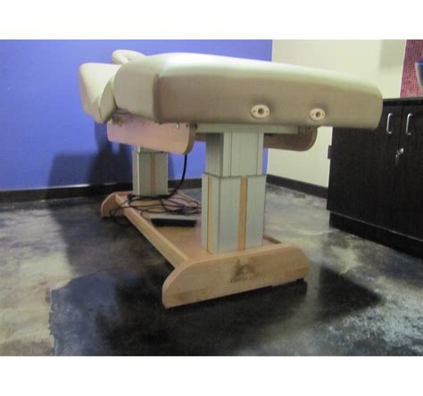 oakworks hydraulic massage table with pillow fs 00