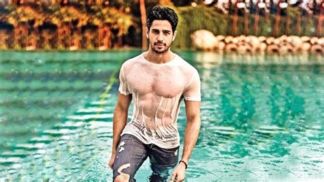 Candid Sidharth Malhotra Talks About His Nude Photoshoot