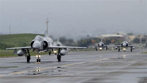 Taiwan Sents Fighter Jets After 10 Chinese Warplanes Cross Straits