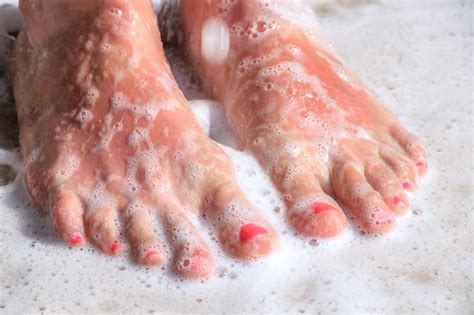 How To Remove Peeling Skin From A Sunburn Livestrong
