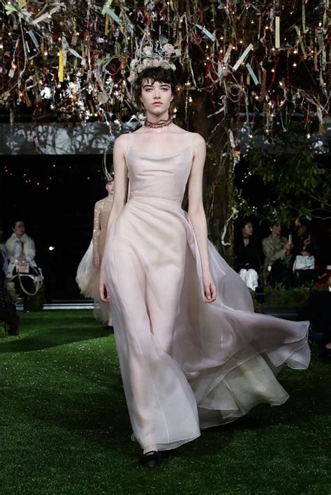 14 Dresses From Christian Dior Haute Couture Wed Happily Get Married