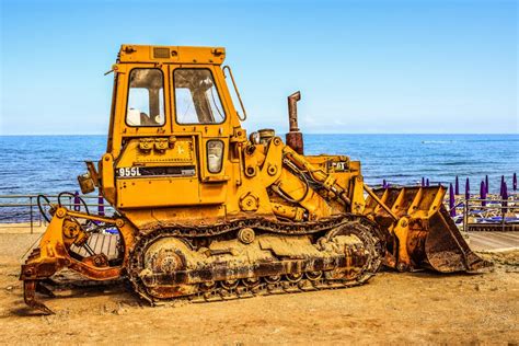 choosing   excavating contractor excavation equipment