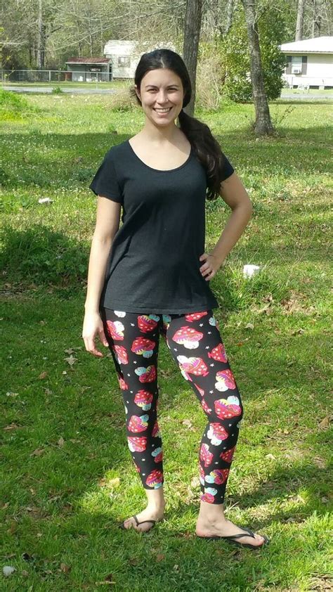 lularoe classic t with lularoe leggings paired with some flip flops
