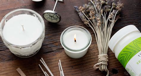 diy scented candles   favorite   coconut oil thrive market