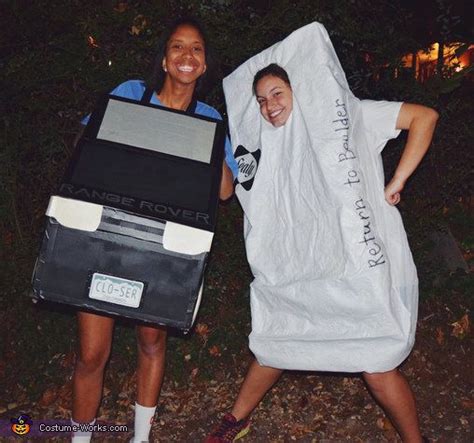 25 Funny Couple Costumes For Halloween That Are Pretty Spooktacular