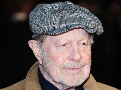 uk film director nicolas roeg dies aged 90 hawkesbury