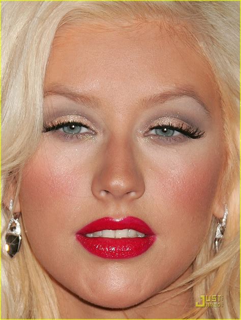 Christina Aguilera Flaunts Post Pregnancy Figure Photo