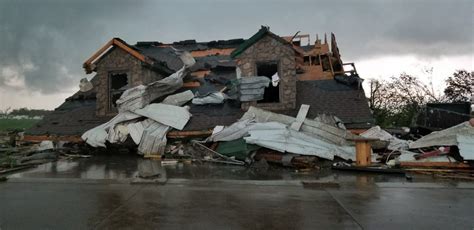 severe storms slam texas missouri oklahoma kansas  arkansas heavy