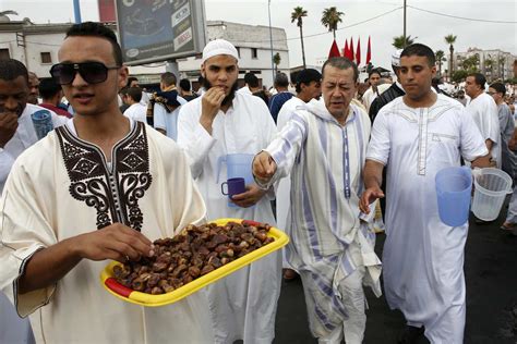 eid al fitr    muslims celebrate   questions answered