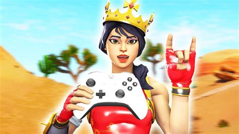 renegade raider holding xbox controller fortnite skins holding  controller wallpapers