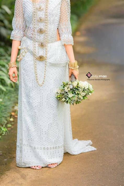 kandyan bride in 2021 bridal dress design kandyan bride