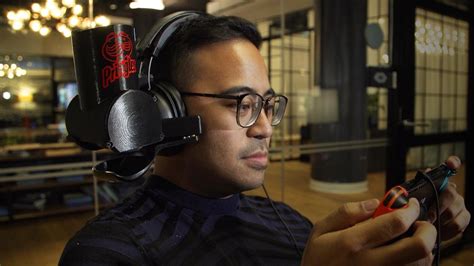 Pringles Built A Ridiculous Gaming Headset That Feeds You Chips Engadget