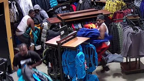 Group Steals 30k From Store In Seconds Fox6 News Milwaukee Youtube