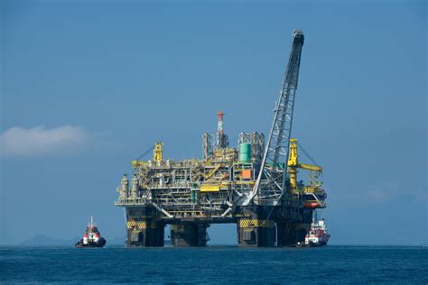 fileoil platform p  braziljpg wikipedia   encyclopedia