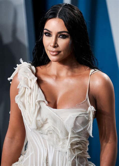 Kim Kardashian Sexy Big Boobs At 2020 Vanity Fair Oscar