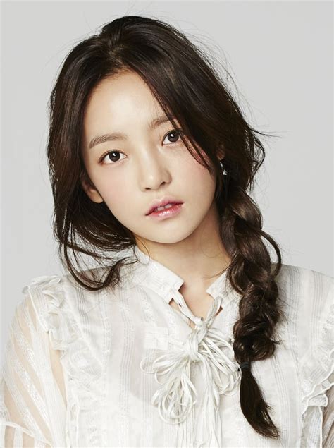 Korean Idol Goo Hara Found Dead At Her Home Police Suggests It Was A