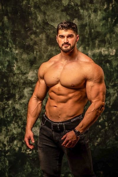 russian ifbb pro bodybuilder artyom puchkov  mo tumbex