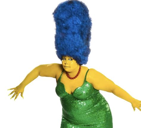 celebrity halloween costumes 2022 marge simpson as lizzo kendall