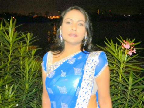 mumbai model turned actress shikha joshi found dead in her apartment oneindia news