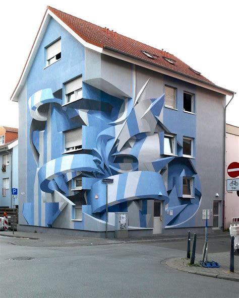 giant anamorphic  architectural murals    jump outward