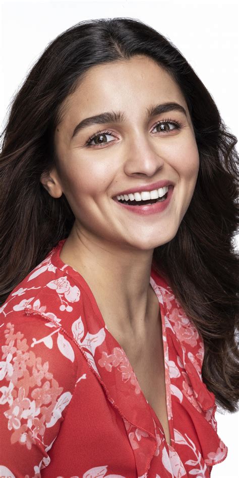 Alia Bhatt Wallpaper 4k Beautiful Actress Smiling Girl People 2223