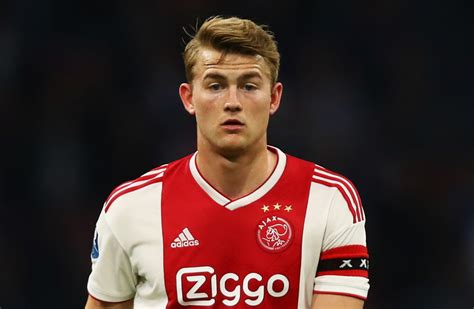 dont   de ligt keeping options open  united  barca rumours