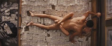 celebrity skin leonardo dicaprio naked in “the wolf of wall street” manhunt daily