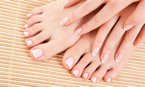 mani und pedikuere inkl lack model nails spa groupon