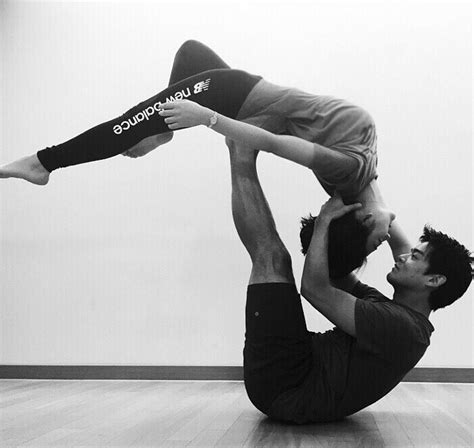 61 amazing couples yoga poses that will motivate you today